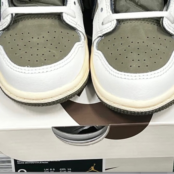 Jordan 1 Retro Low OG SP Travis Scott Medium Olive TD DO5441-200 - Picture 2 of 4